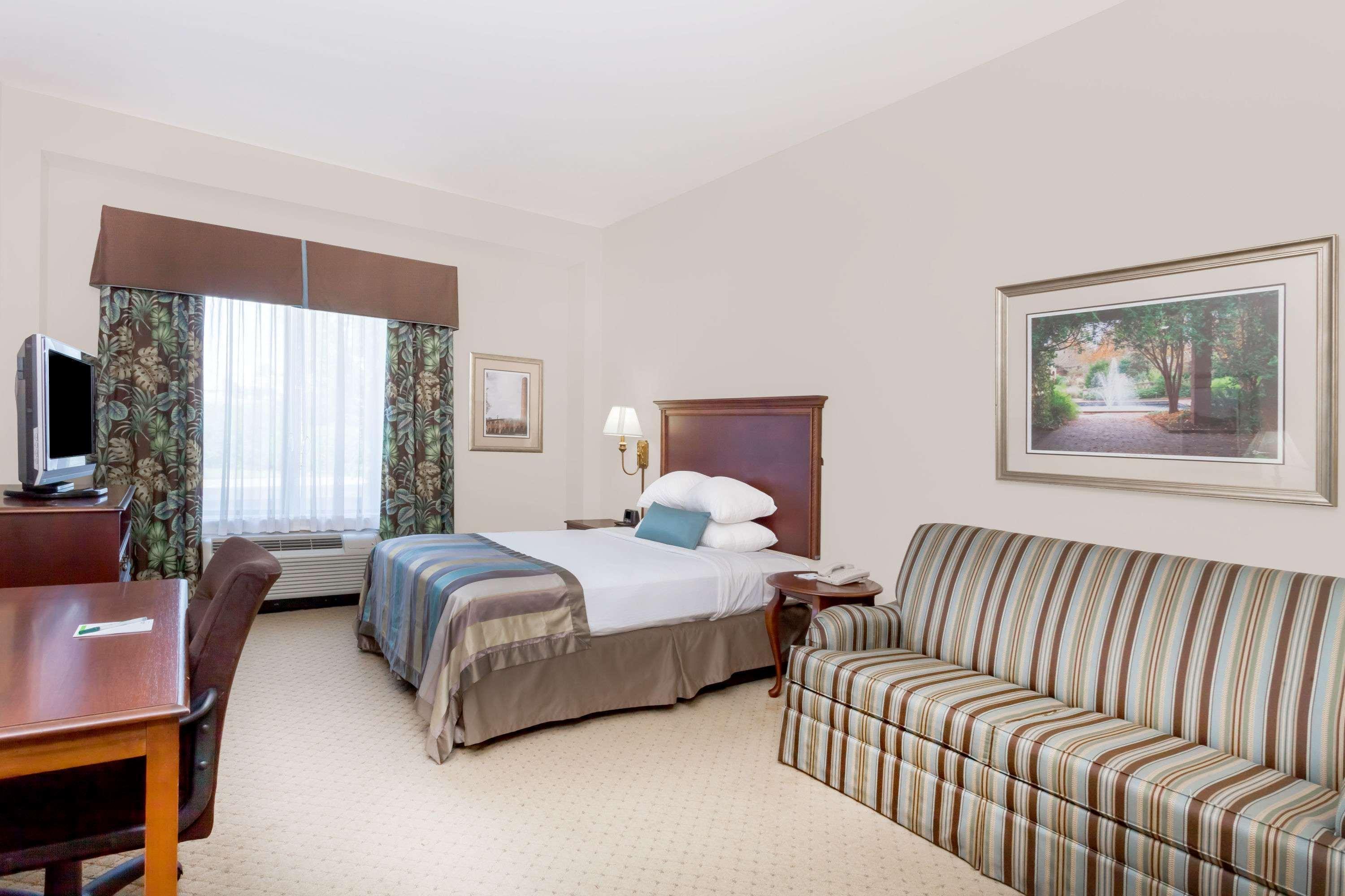 Wingate By Wyndham Columbia/Lexington Hotel Exterior photo