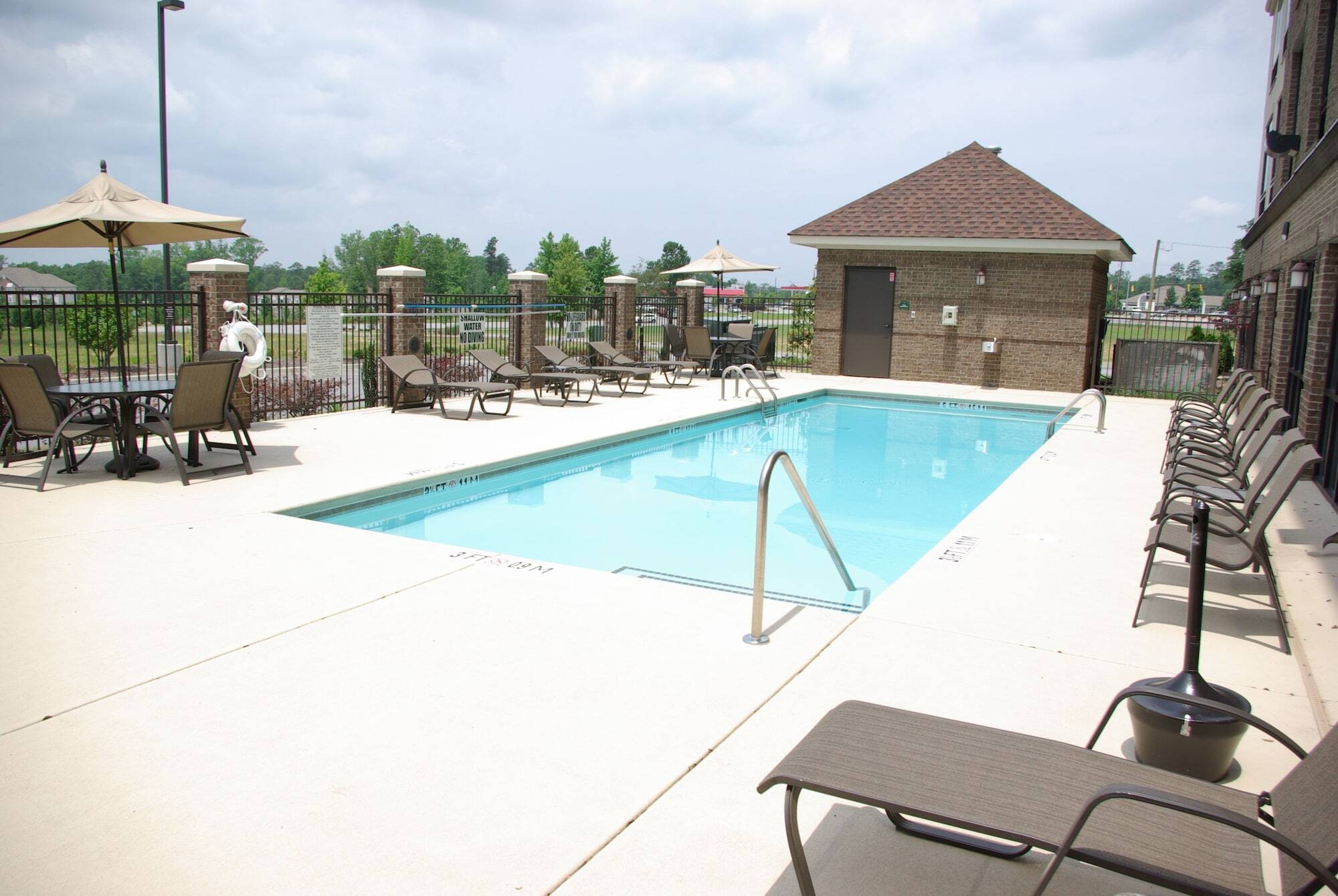 Wingate By Wyndham Columbia/Lexington Hotel Exterior photo