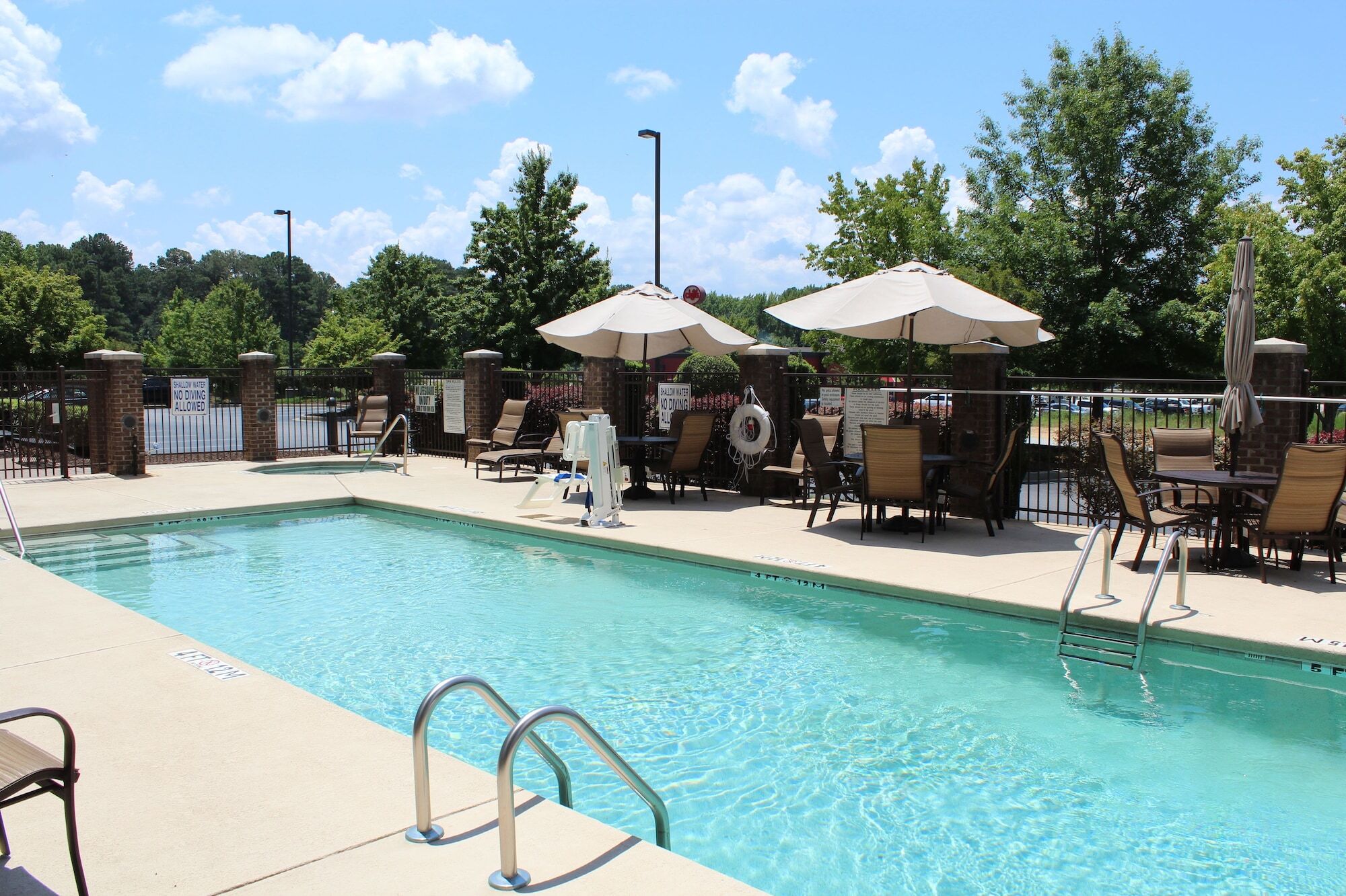 Wingate By Wyndham Columbia/Lexington Hotel Exterior photo